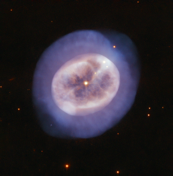 An image of planetary nebula NGC 2022 in Orion provided by HST (ESA/Hubble & NASA, R. Wade)